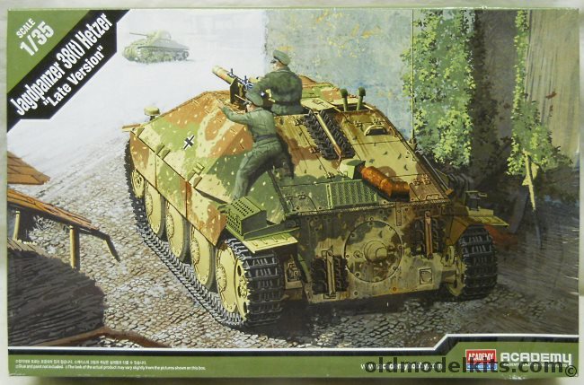 Academy 1/35 Jagdpazer 38(t) Hetzer Late Version, 13230 plastic model kit